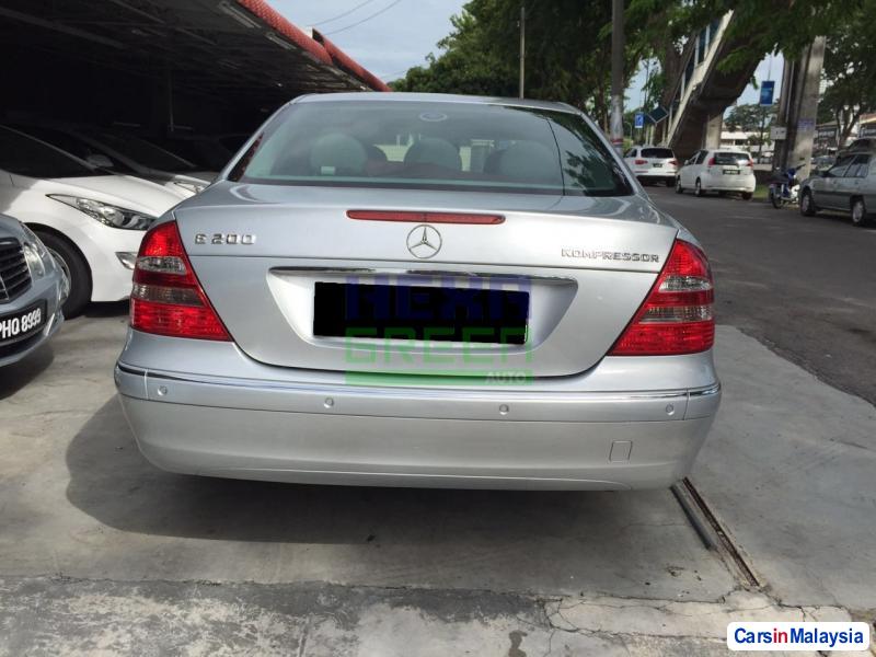 Mercedes Benz E200K Automatic 2006 - image 6