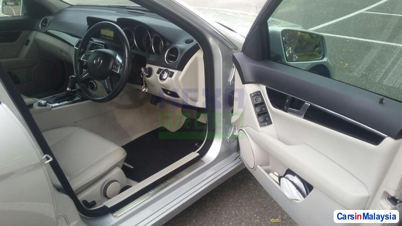 Mercedes Benz C-Class 2012 - image 6