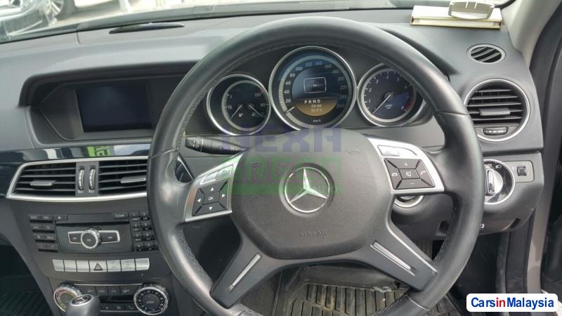 Mercedes Benz C-Class Automatic 2012 - image 6