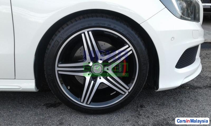 Mercedes Benz C-Class Automatic 2014 - image 6