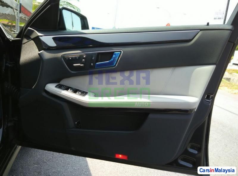 Mercedes Benz E250 CGI Automatic 2010 - image 7