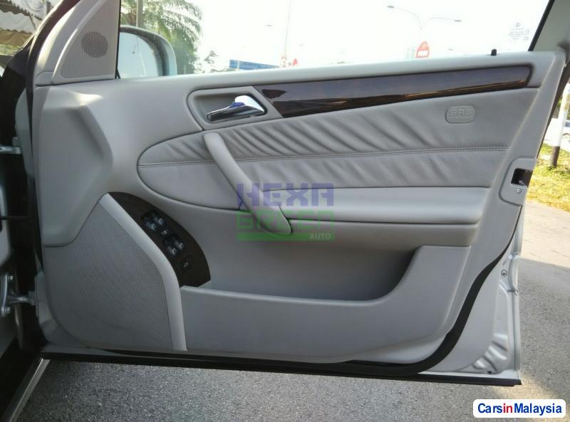 Mercedes Benz C-Class Automatic 2007 - image 7