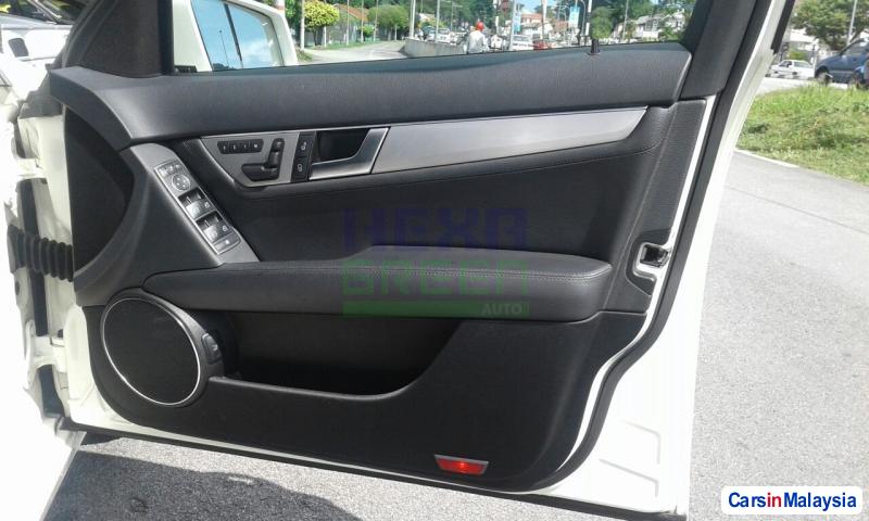 Mercedes Benz C-Class Automatic 2012 - image 7