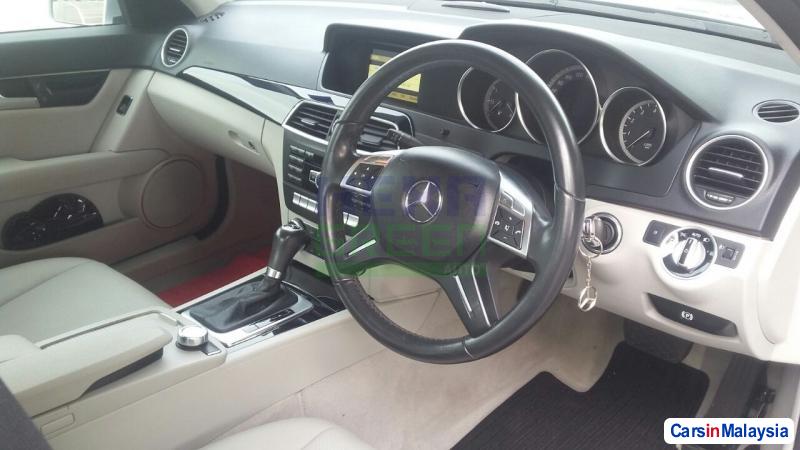 Mercedes Benz C-Class 2012 - image 7