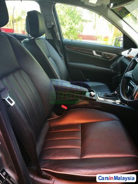 Mercedes Benz C-Class Automatic 2012 - image 7