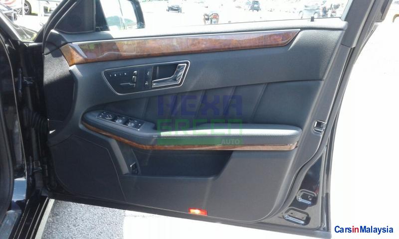 Mercedes Benz E200 CGI Automatic 2011 - image 7