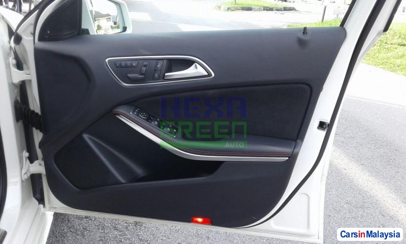 Mercedes Benz C-Class Automatic 2014 - image 7