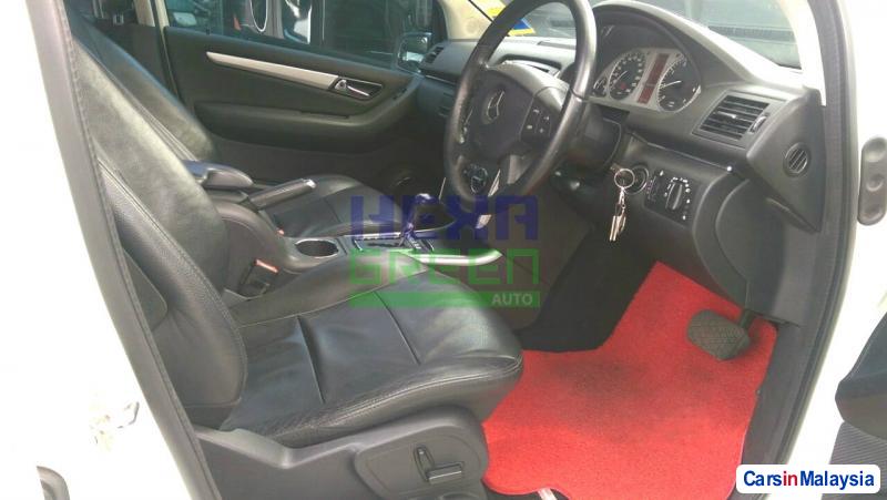 Mercedes Benz B180 Automatic 2010 - image 7