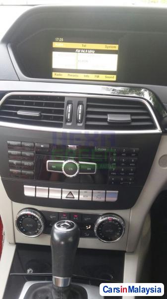 Mercedes Benz C-Class 2012 - image 8