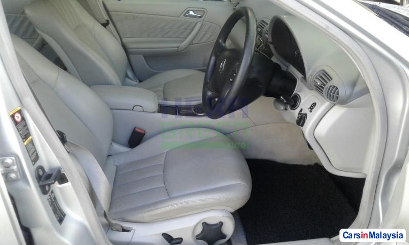 Mercedes Benz C-Class Automatic 2005 - image 8