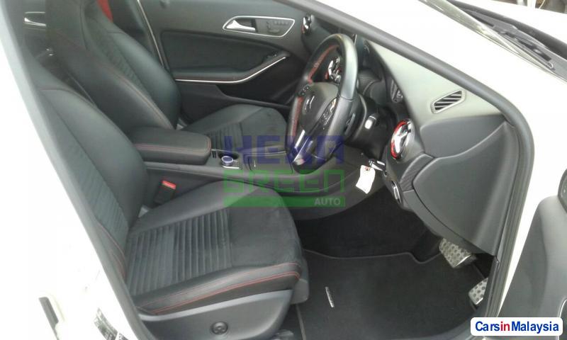 Mercedes Benz C-Class Automatic 2014 - image 8