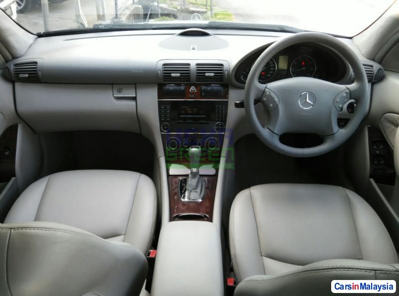 Mercedes Benz C-Class Automatic 2007 - image 9