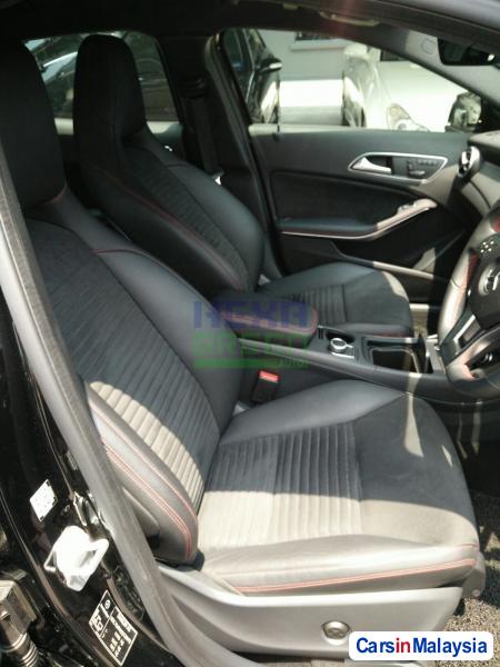 Mercedes Benz GLA250 Automatic 2015 - image 9