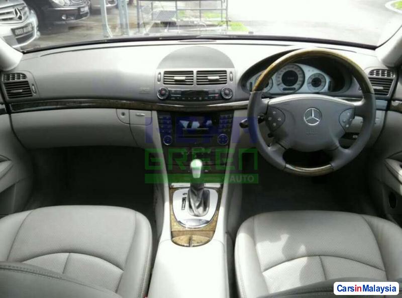 Mercedes Benz E280 Automatic 2006 - image 9