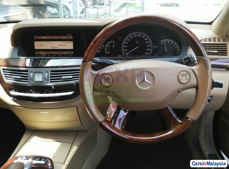 Mercedes Benz S300 Automatic 2007 - image 9