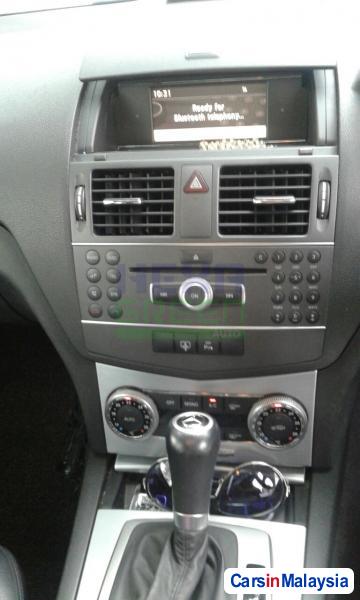 Mercedes Benz C-Class 2011 - image 9