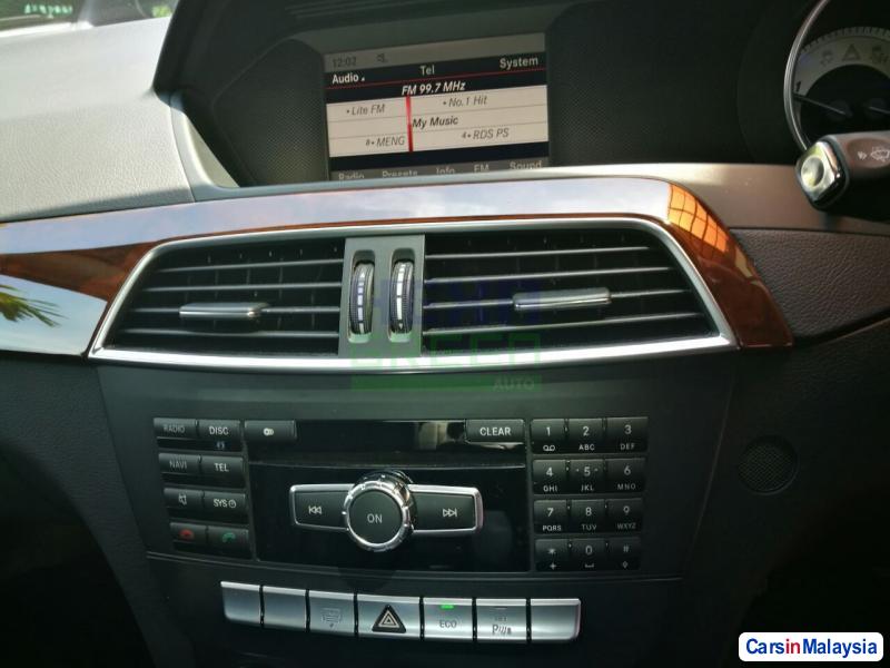 Mercedes Benz C-Class Automatic 2012 - image 9