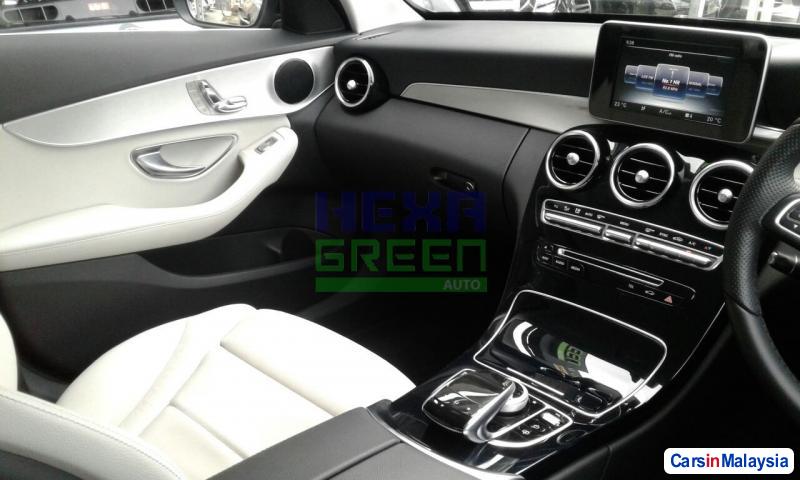 Mercedes Benz C-Class Automatic 2016 - image 9