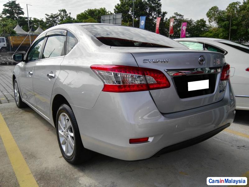 Nissan Sylphy Automatic 2014 - image 2