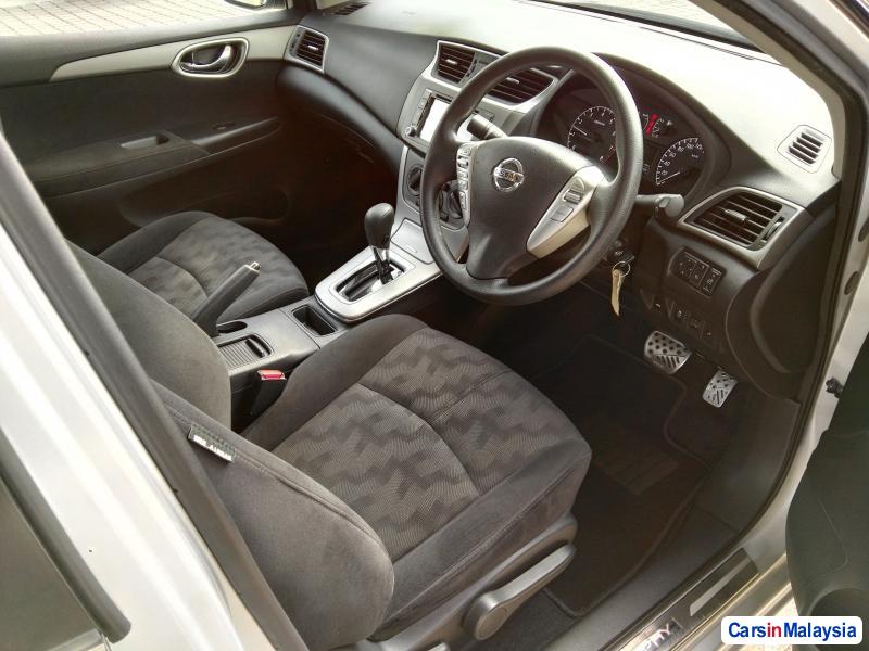 Nissan Sylphy Automatic 2014 - image 4