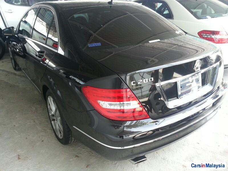Mercedes Benz C-Class Automatic 2011 - image 2