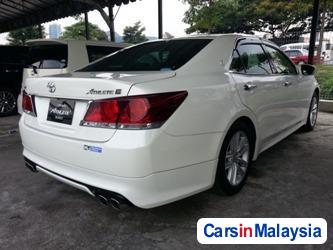Toyota Crown Automatic 2013 - image 2
