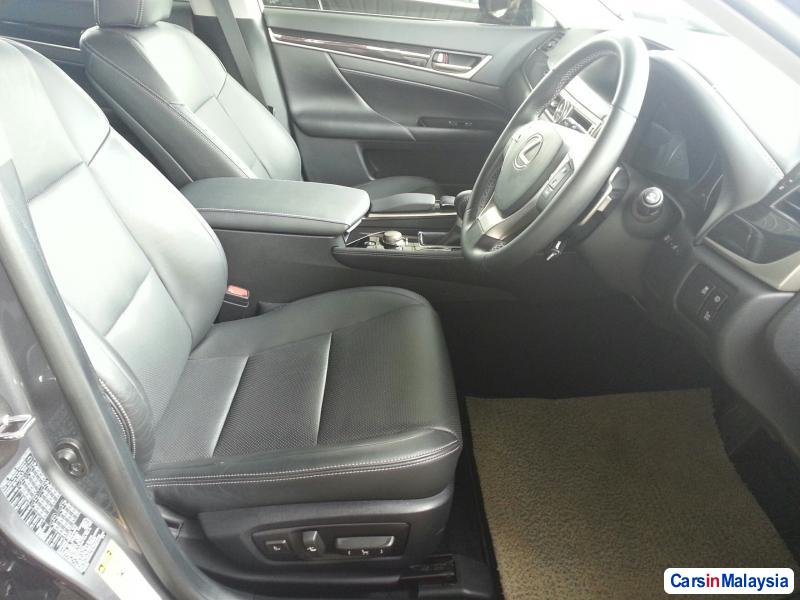 Lexus GS Automatic 2012 - image 4