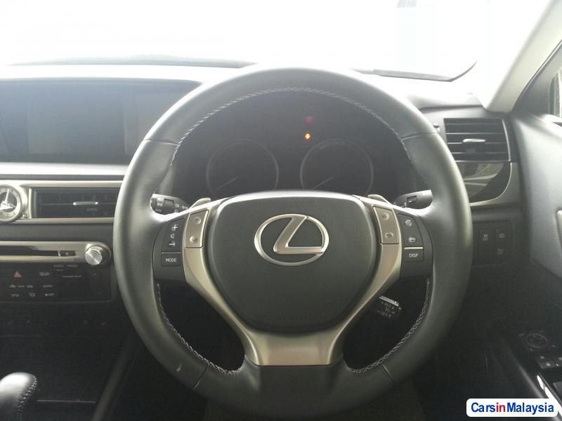 Lexus GS Automatic 2012 - image 7