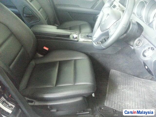 Mercedes Benz C-Class Automatic 2011 - image 7