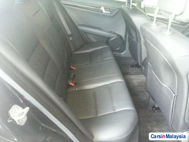 Mercedes Benz C-Class Automatic 2011 - image 8