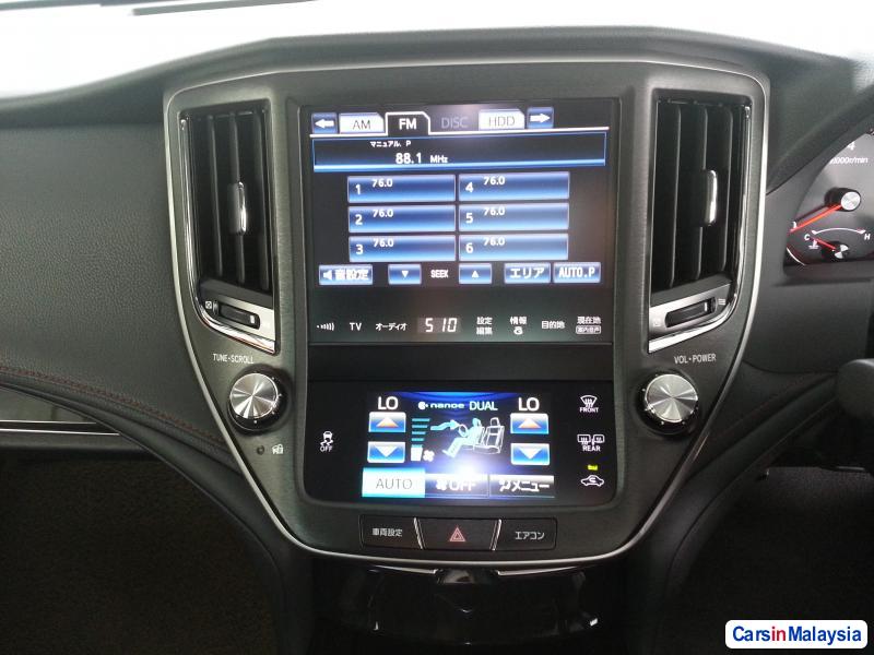Toyota Crown Automatic 2013 - image 9