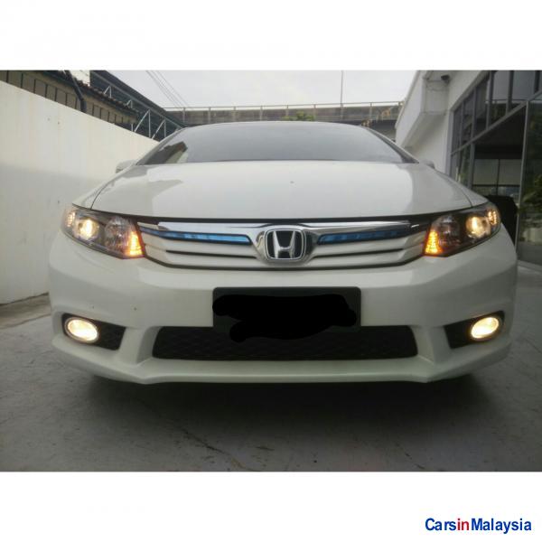 Honda Civic Automatic 2010 - image 2