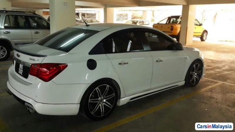 Chevrolet Cruze Automatic 2011 - image 2