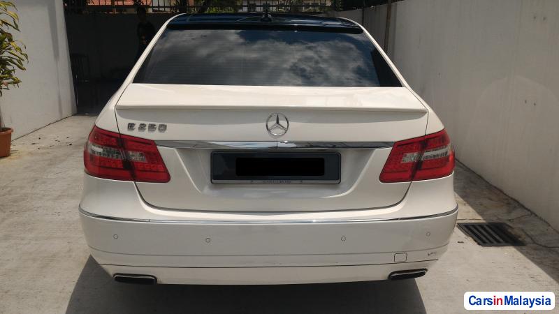Mercedes Benz E250 Automatic 2013 - image 3