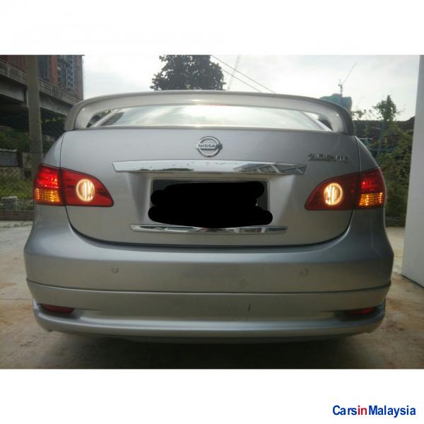 Nissan Sylphy Automatic 2010 - image 4