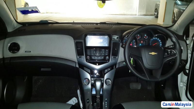 Chevrolet Cruze Automatic 2011 - image 6