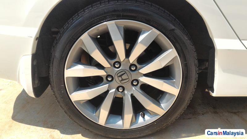 Honda Civic Automatic 2010 in Selangor - image