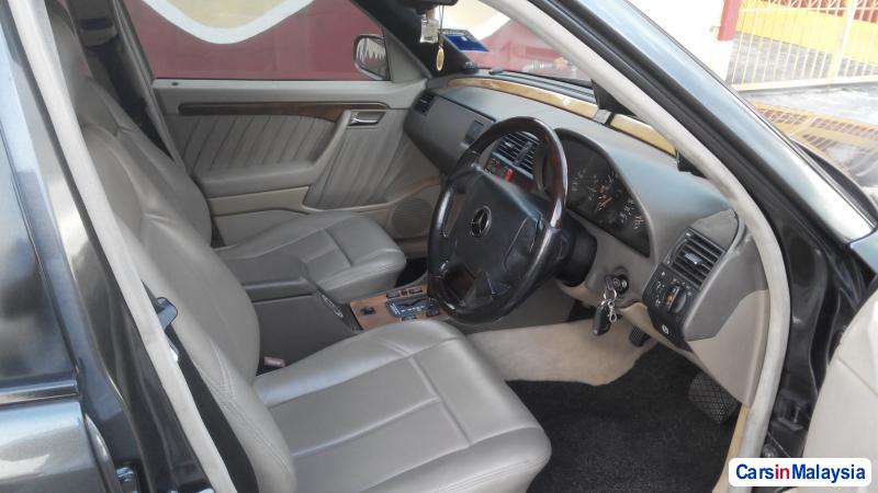 Mercedes Benz C-Class Automatic 1995 - image 5