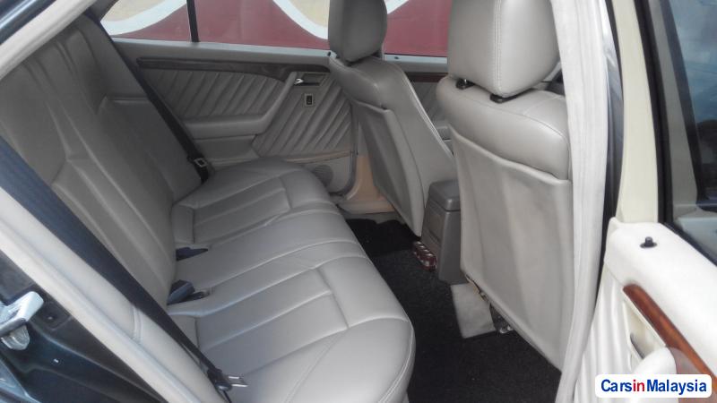 Mercedes Benz C-Class Automatic 1995 - image 6