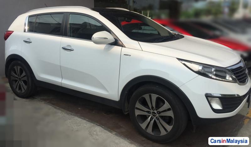 Kia Sportage Automatic 2011 - image 3