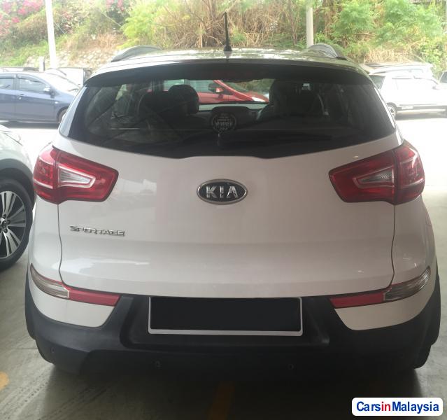 Kia Sportage Automatic 2011 - image 4