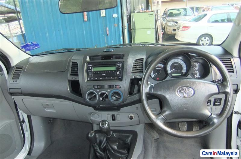 Toyota Hilux Manual 2010 in Kuala Lumpur