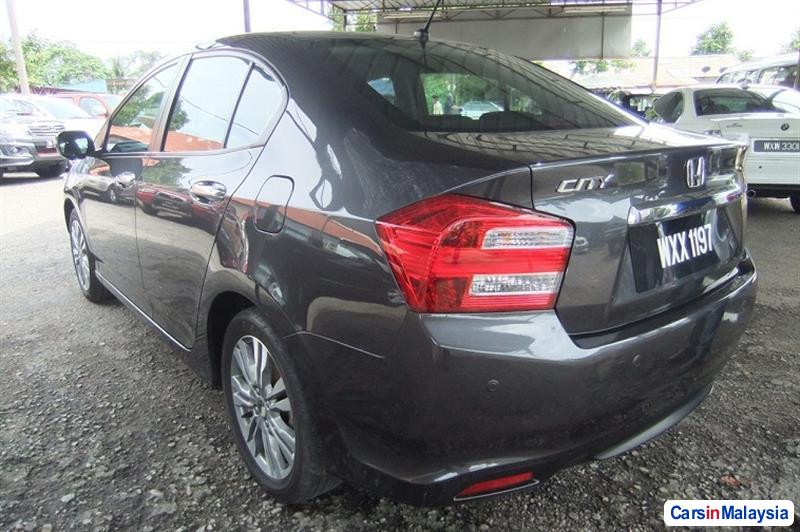 Honda City Automatic 2013 - image 2