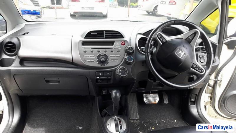Honda Jazz Automatic 2010 - image 11