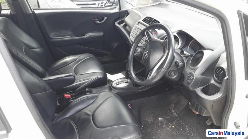 Honda Jazz Automatic 2010 - image 7