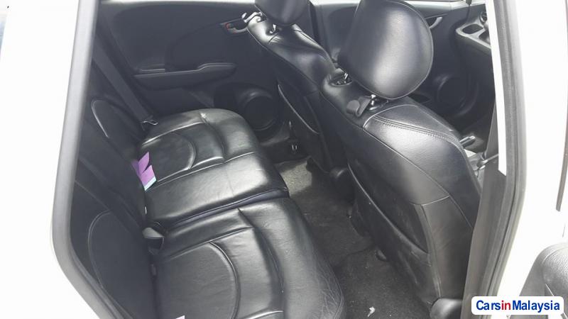 Honda Jazz Automatic 2010 - image 8