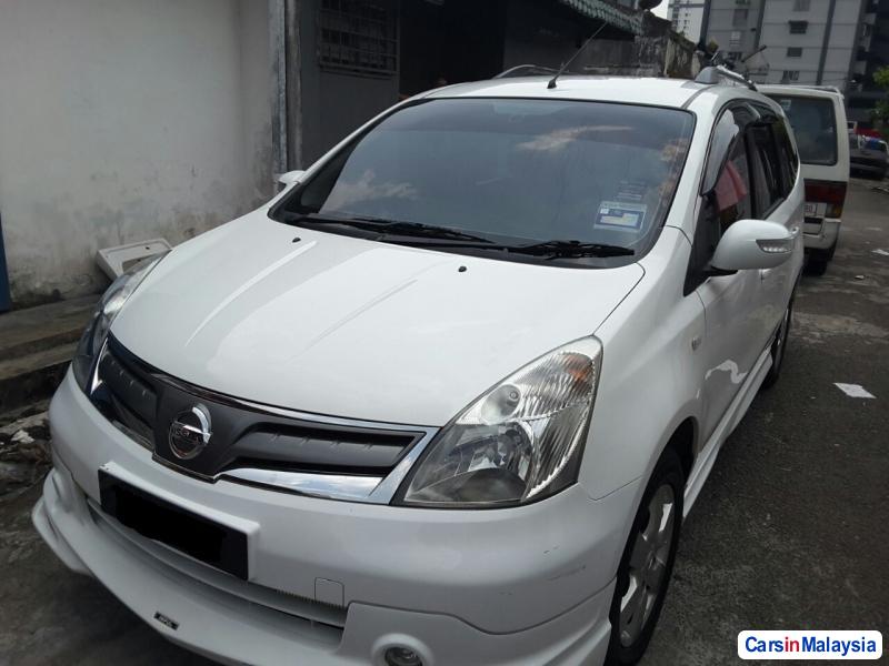 Nissan Grand Livina Automatic 2012