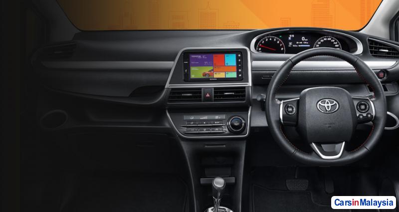 Toyota Sienta Automatic 2016 - image 3