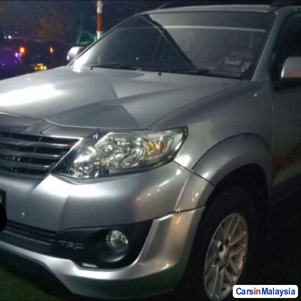 Toyota Fortuner Automatic 2013 - image 2