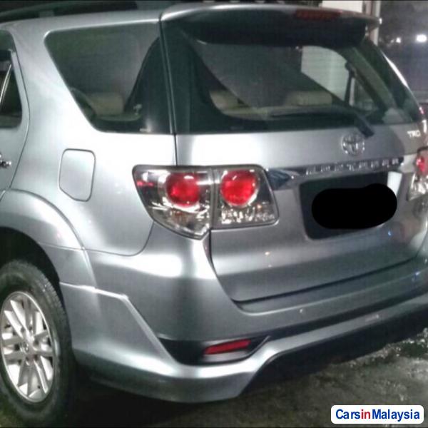 Toyota Fortuner Automatic 2013 - image 3